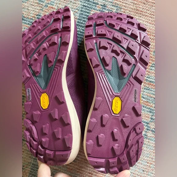 Topo Athletic Terraventure 4 trail runners women’s 11m berry/violet - Picture 5 of 5